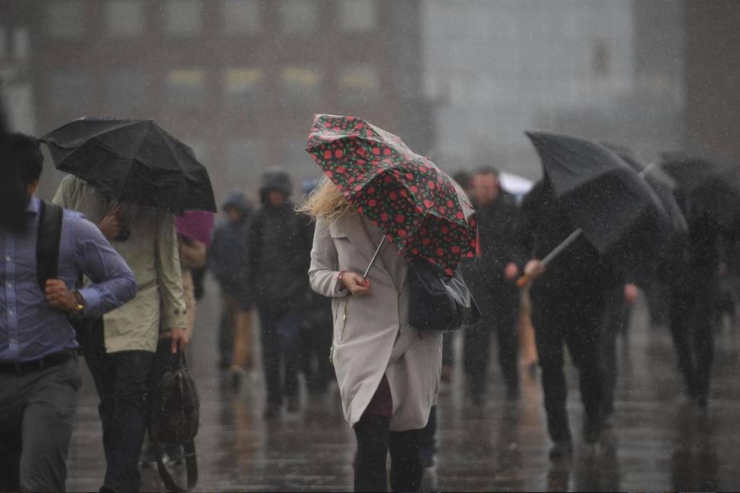 Meteoroloji'den sağanak alarmı! Çok kuvvetli geliyor 9